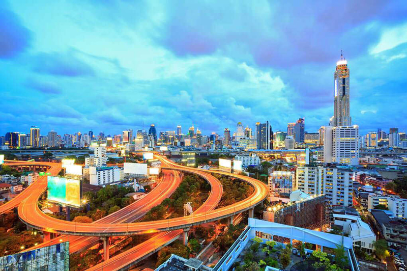 Kunming –The capital of Yunan, a city has one of the mildest climates in China, warm in four seasons.