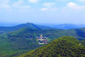 Zhenjiang –An awesome city in Jiangsu Province, surrounded by mountains and rivers.