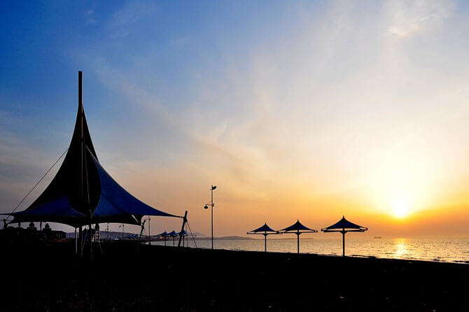 Dalian –A seaside city of European style, and know as the “Best Tourist City” of China.