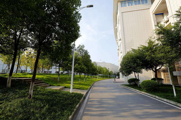Guang'an Vocational Technical College
